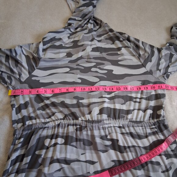 Torrid Women's Size 3X Gray Camo Super Soft Hooded Anorak Open Cardigan - Picture 10 of 12